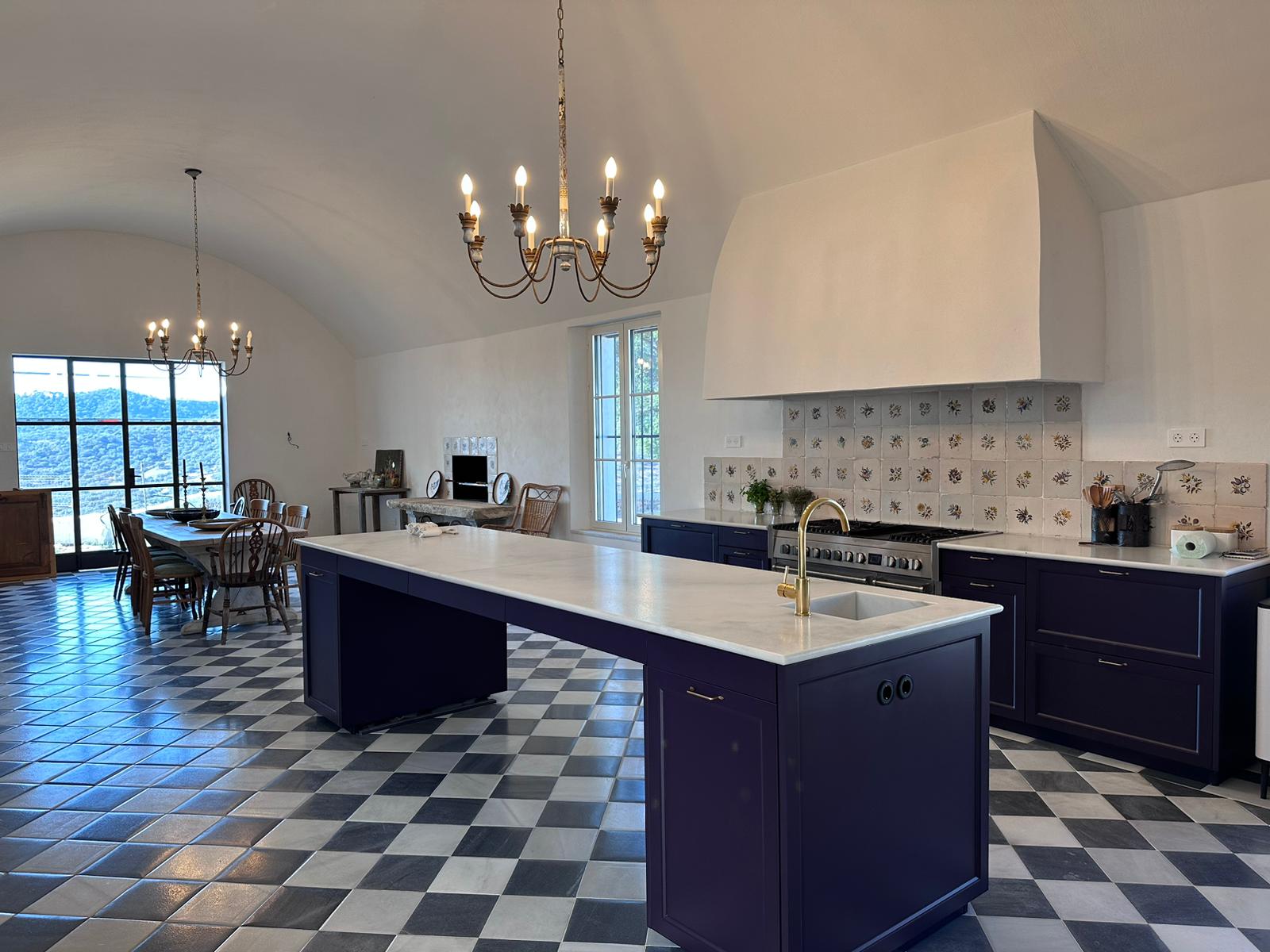 0f55121e-018d-4542-a2c6-6556f26fa0e4